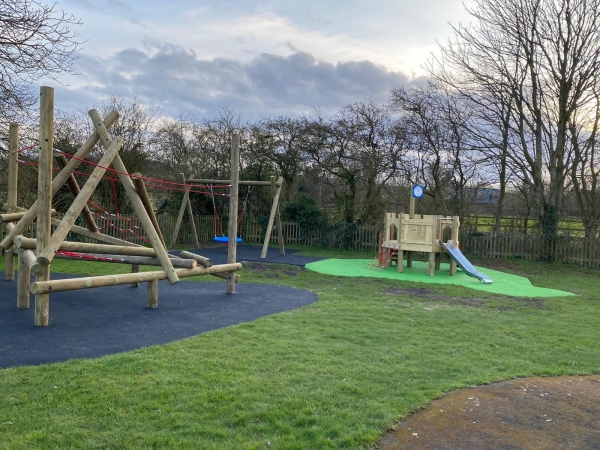 Play park Update For Pirton Parish Council: Hertfordshire - Setter